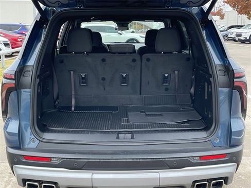 Used 2024 Chevrolet Traverse LT image 28