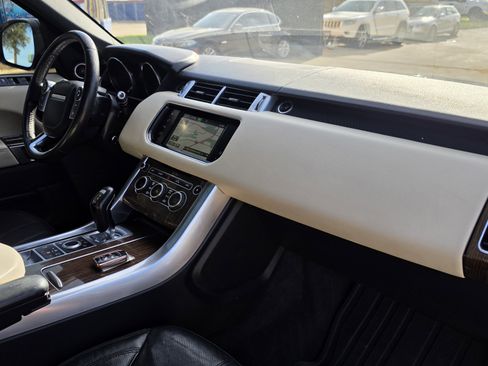 Used 2016 Land Rover Range Rover Sport HSE image 31