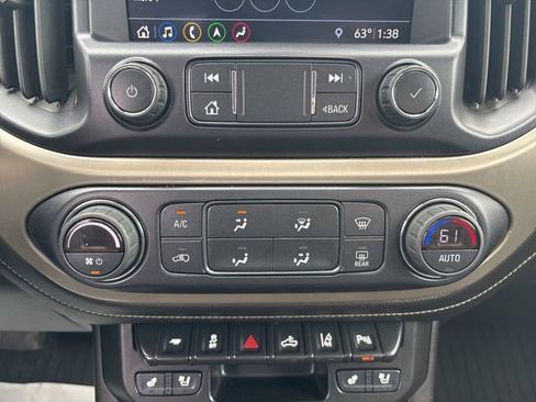 Used 2021 GMC Canyon Denali image 32