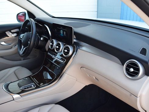 Used 2021 Mercedes-Benz GLC 300 image 36