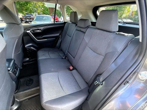 Used 2021 Toyota RAV4 XLE w/ Convenience Package AWD/4WD image 25