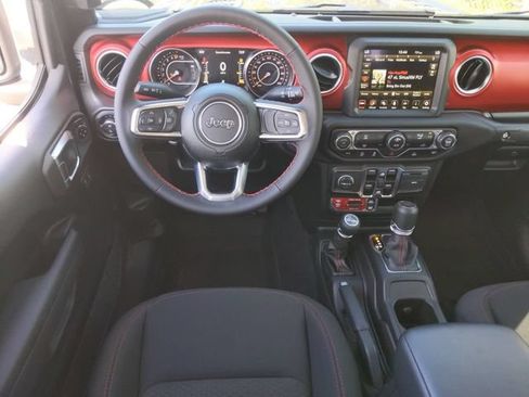 Used 2023 Jeep Gladiator Rubicon w/ Trailer Tow Package AWD/4WD image 17