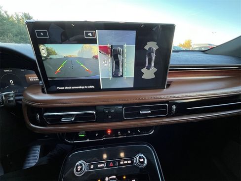 Certified 2021 Lincoln Nautilus Reserve w/ Equipment Group 202A image 13