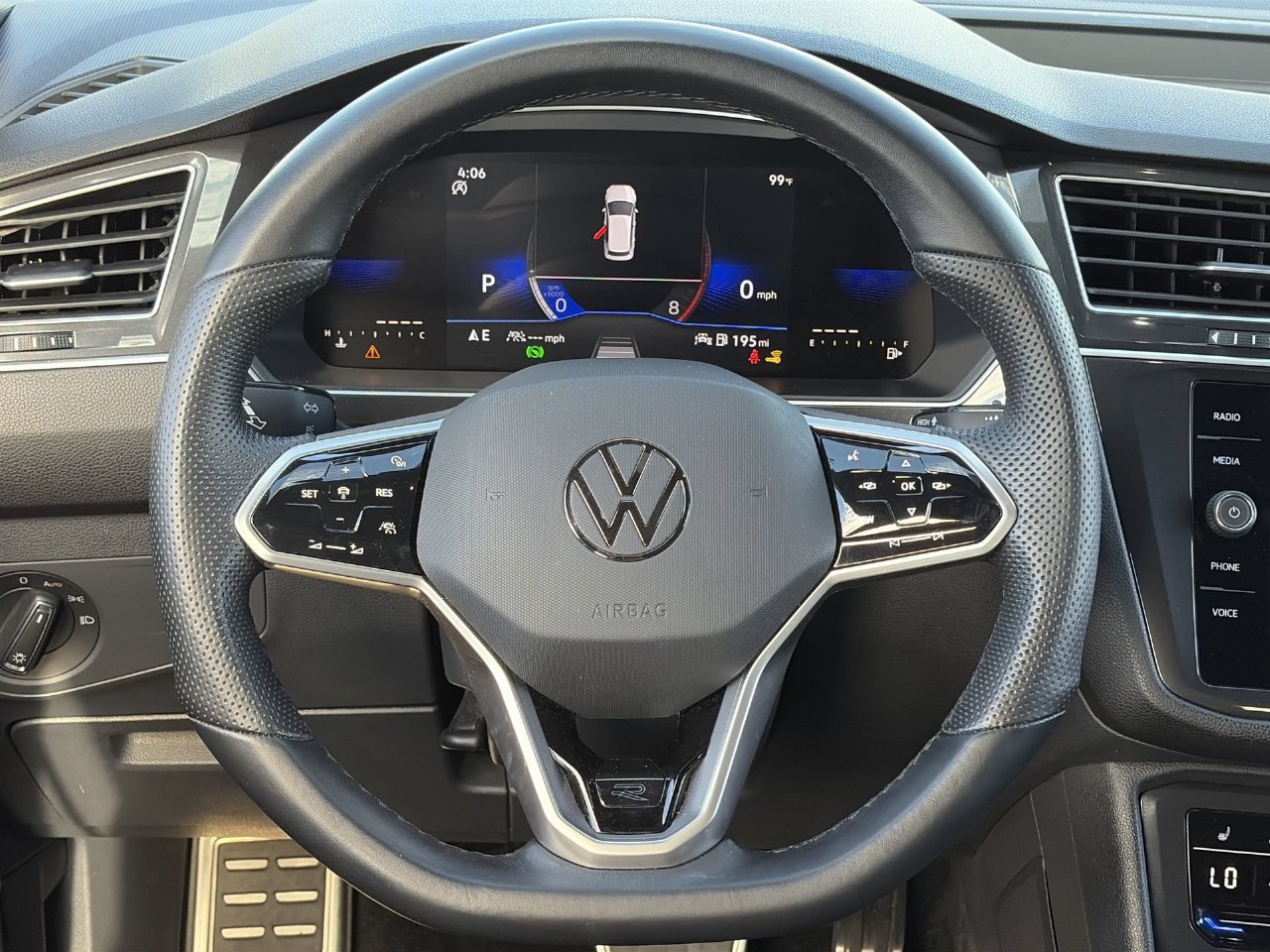 Used 2024 Volkswagen Tiguan SE R-Line FWD image 21