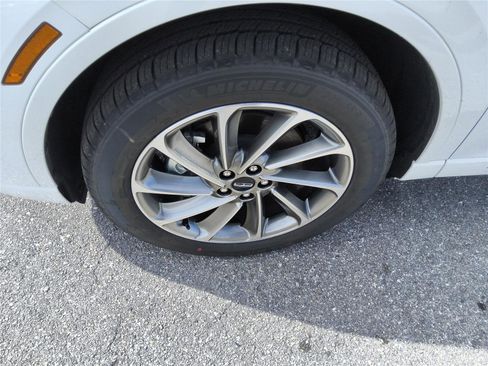 New 2026 Lincoln Corsair Grand Touring AWD/4WD image 9