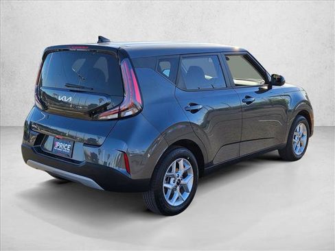 Used 2025 Kia Soul LX w/ LX Technology Package image 5