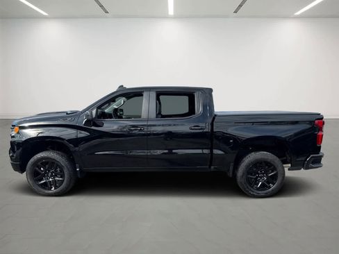 Used 2024 Chevrolet Silverado 1500 LT Trail Boss w/ Convenience Package II image 3