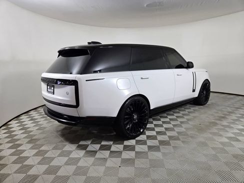 Used 2025 Land Rover Range Rover Long Wheelbase SE AWD/4WD image 3