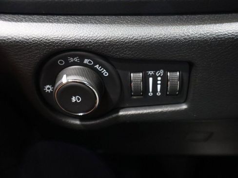 Certified 2025 Chrysler Pacifica Pinnacle image 37