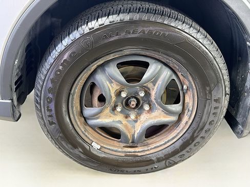 Used 2016 Toyota RAV4 LE image 32