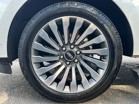 Used 2019 Lincoln Navigator L Reserve AWD/4WD image 10