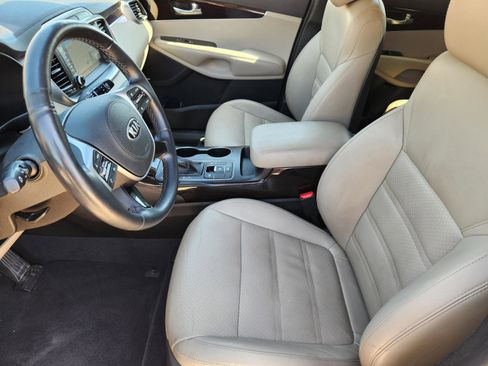 Used 2019 Kia Sorento EX w/ EX Touring Package image 13