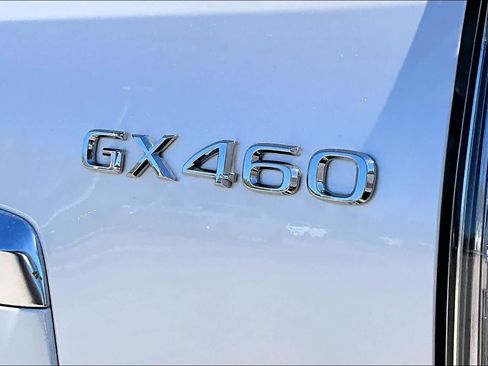 Used 2023 Lexus GX 460 Premium w/ Premium Package image 10