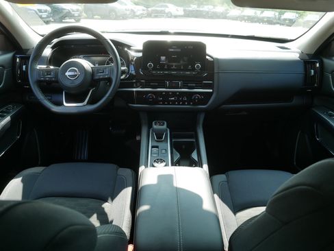 Certified 2025 Nissan Pathfinder SV AWD/4WD image 10