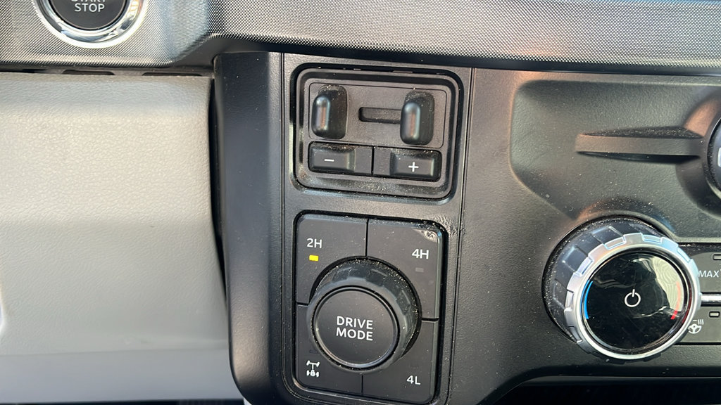 Used 2024 Ford F350 Limited AWD/4WD image 17