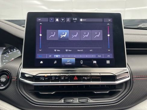 Used 2025 Jeep Compass Trailhawk w/ Trailer Tow Group image 38