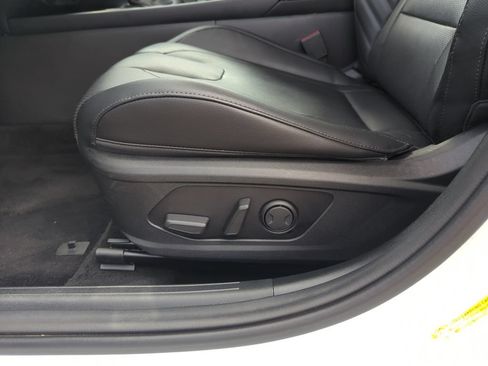 Used 2023 Hyundai Elantra Limited FWD image 13