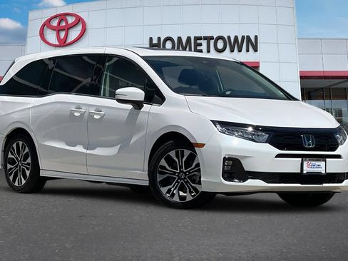 Used 2025 Honda Odyssey Elite image 2