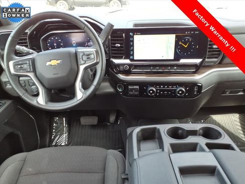 Used 2025 Chevrolet Silverado 2500 LT w/ Convenience Package image 17