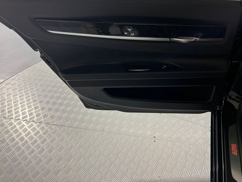 Used 2015 BMW 740Li image 29