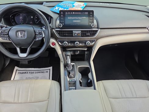 Used 2018 Honda Accord Touring image 13