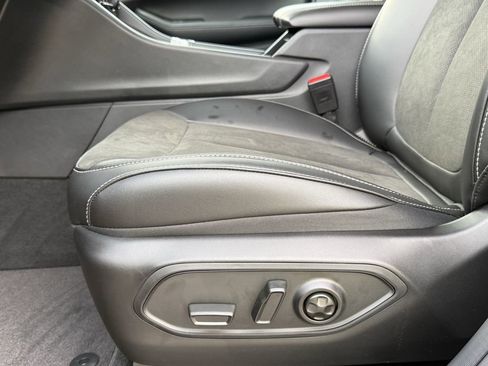 New 2025 Jeep Grand Cherokee Altitude image 13