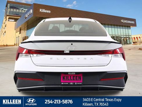 Used 2025 Hyundai Elantra Sport image 8