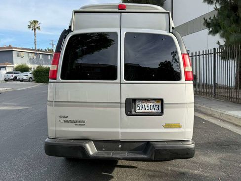 Used 2011 Chevrolet Express 3500 LS image 15