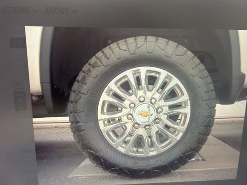 Used 2024 Chevrolet Silverado 2500 LTZ w/ LTZ Convenience Package image 16