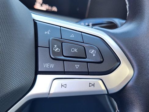 Certified 2025 Volkswagen Tiguan SE AWD/4WD image 22