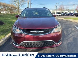 Used 2017 Chrysler Pacifica Touring-L Plus video 2