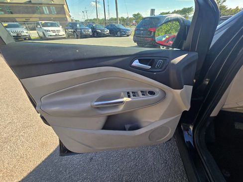Used 2018 Ford Escape SE w/ Ford Safe & Smart Package FWD image 24