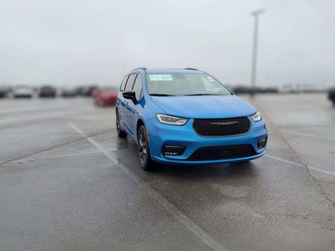 New 2026 Chrysler Pacifica Select image 17