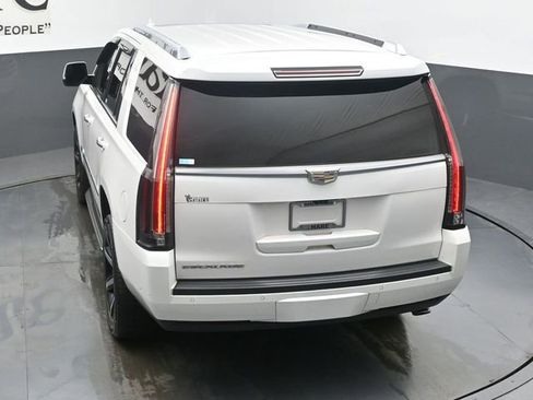 Used 2017 Cadillac Escalade Premium Luxury image 58