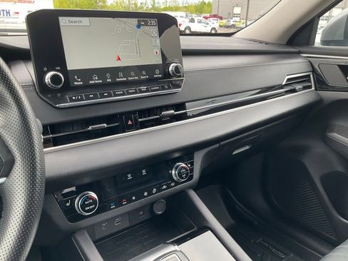 Used 2024 Mitsubishi Outlander SEL AWD/4WD image 9