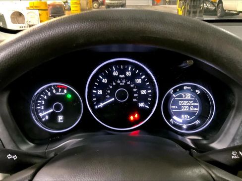 Used 2022 Honda HR-V LX image 25