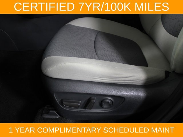 Used 2021 Toyota RAV4 XLE AWD/4WD image 17
