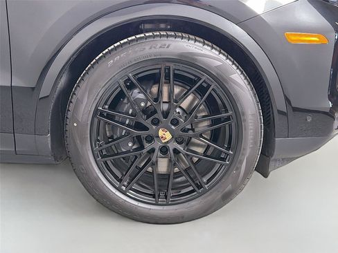 Certified 2026 Porsche Cayenne Coupe AWD/4WD image 14