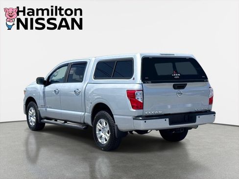 Used 2018 Nissan Titan SV w/ SV Convenience Package AWD/4WD image 4
