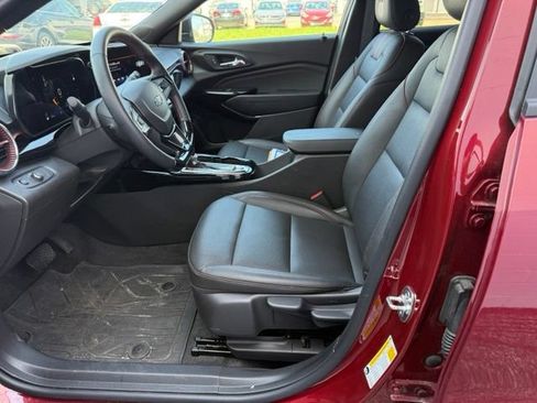 Certified 2025 Chevrolet Trax RS w/ Driver Confidence Package FWD image 21
