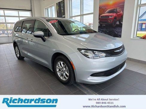 Certified 2023 Chrysler Voyager LX FWD image 1