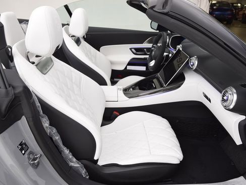 New 2026 Mercedes-Benz SL 63 AMG 4MATIC image 15