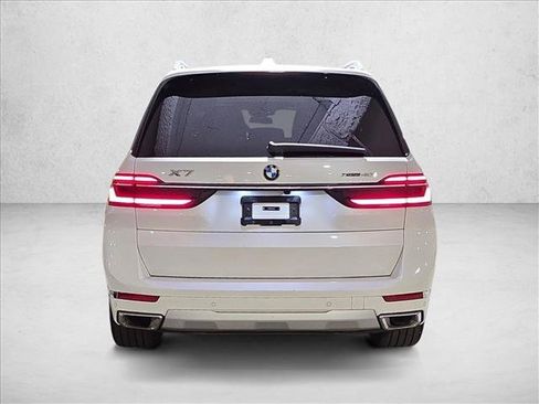 Used 2024 BMW X7 xDrive40i w/ Premium Package AWD/4WD image 6