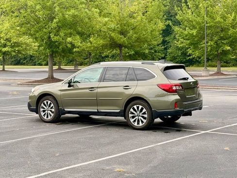 Used 2017 Subaru Outback 2.5i Touring w/ Popular Package #5A AWD/4WD image 4