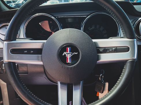 Used 2008 Ford Mustang GT RWD image 8