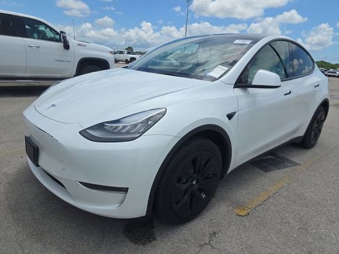 Used 2023 Tesla Model Y Long Range AWD/4WD image 1