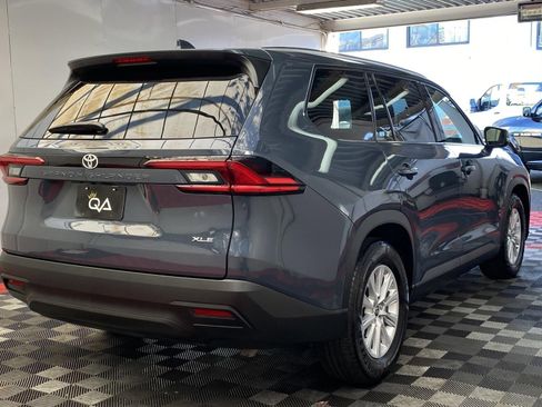 Used 2025 Toyota Grand Highlander FWD image 6