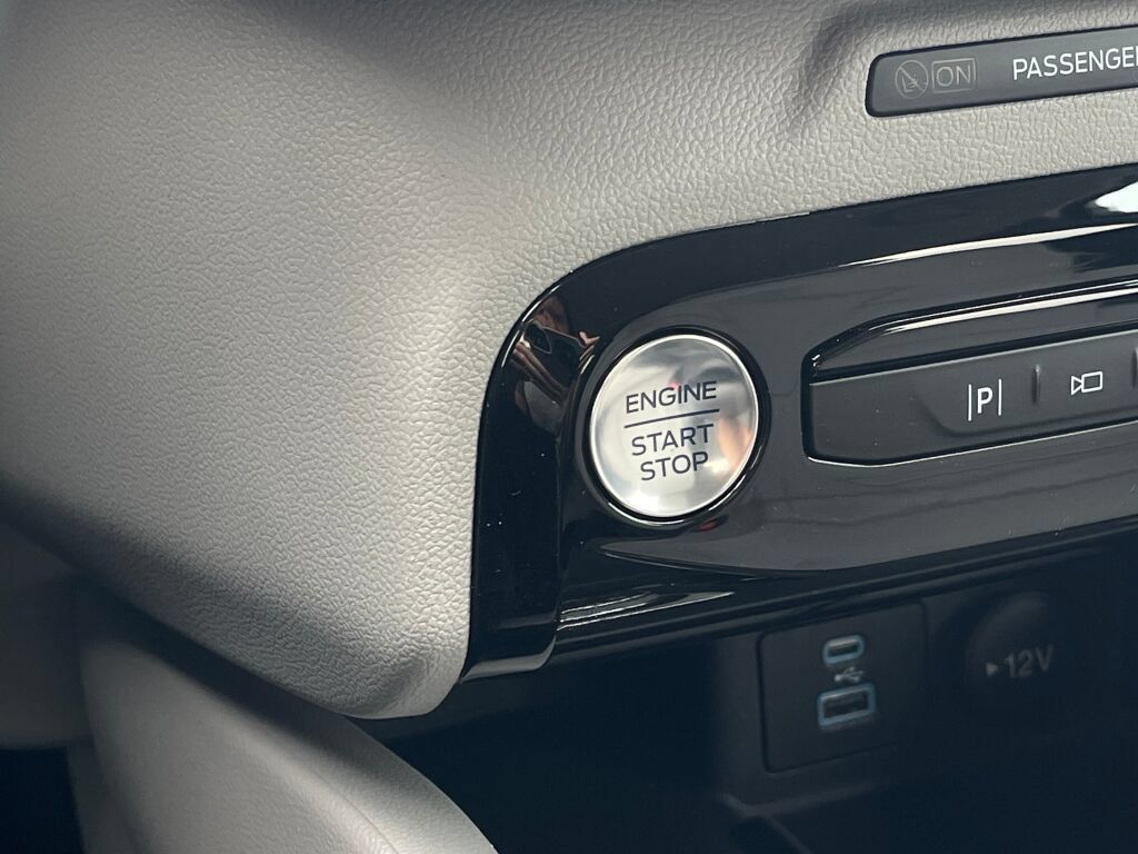 Used 2023 Ford Escape Platinum FWD image 15