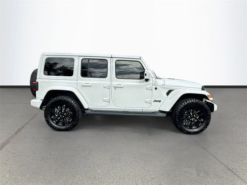 Used 2021 Jeep Wrangler Unlimited Sahara image 8