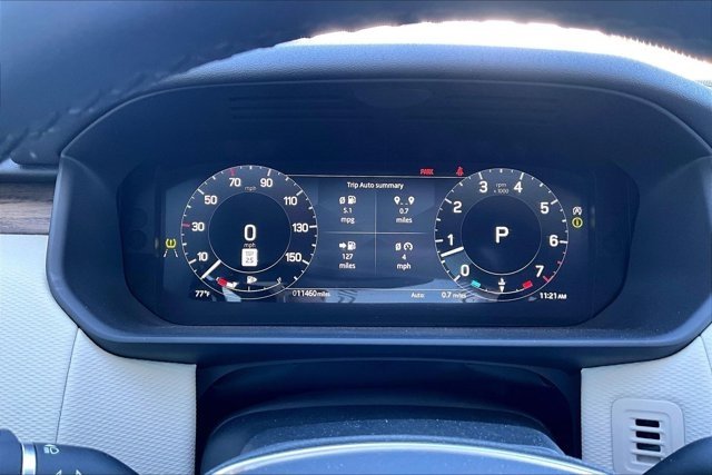 Used 2025 Land Rover Discovery Dynamic SE AWD/4WD image 13